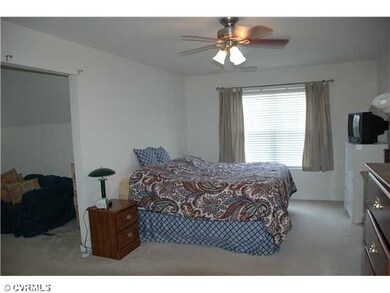 Master Bedroom - Master Bedroom (12x19) ? Ceiling 