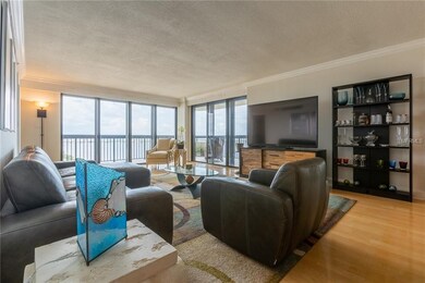 formal living room - spacious, bright, with stunni