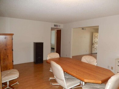 diningroom3.JPG