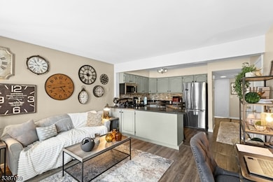 1033 Cellar Ave unit 1033, Scotch Plains, NJ 07076 - photo 4