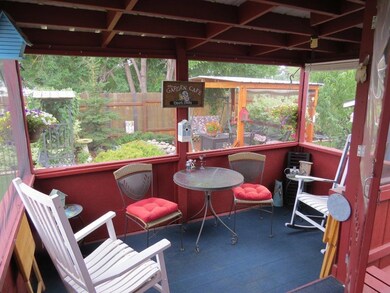 05 porch interior