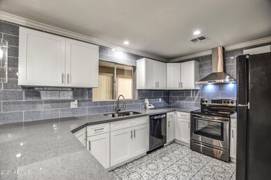 KITCHEN 4