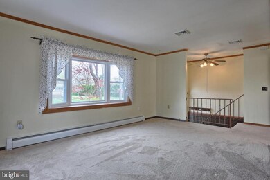 70 Eisenhauer Rd, Myerstown, PA 17067 - photo 2
