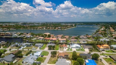 Community boat ramp gives boaters gulf access. Just 20 minute ride to intercoastal and back bay area. 