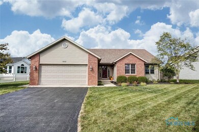 908 Tarra Oaks Dr, Findlay, OH 45840 - photo 2