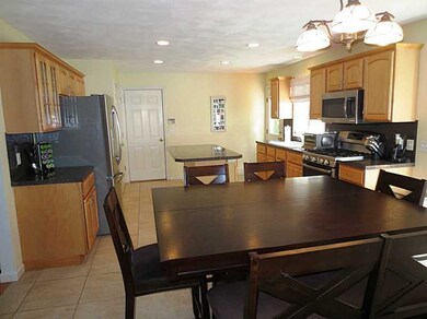 35 Peveril Rd, Cranston, RI 02921 - photo 3