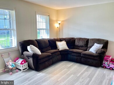 526 E Main St, New Holland, PA 17557 - photo 2