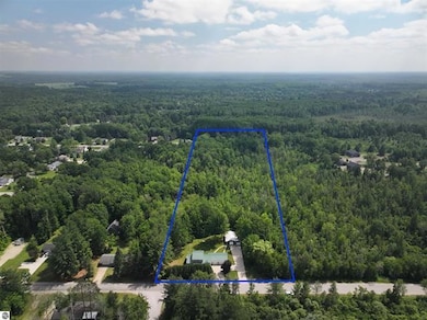 2007 S Lake Mitchell Dr, Cadillac, MI 49601 - photo 2