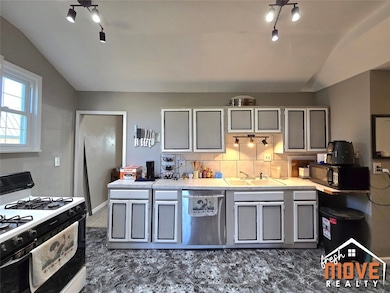 320 S Farmland Rd, Garden City, KS 67846 - photo 7