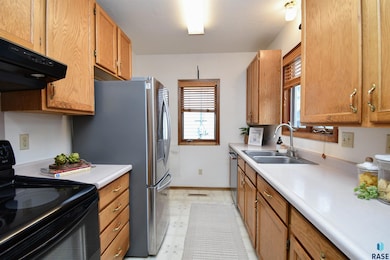 103 W 26th St, Sioux Falls, SD 57105 - photo 4