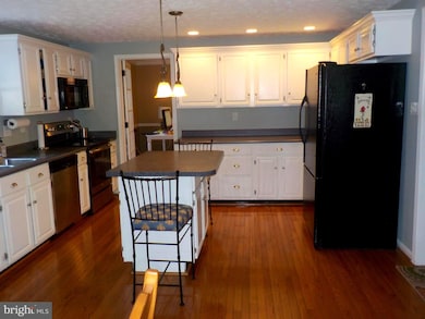 10701 Wayfarer Rd, Germantown, MD 20876 - photo 4