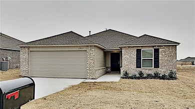 1911 Oak Tree Ct, Shawnee, OK 74804 - photo 2