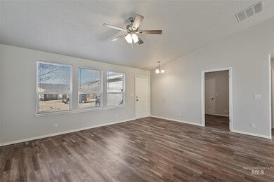 525 Seasons Ct, Nampa, ID 83686 - photo 4