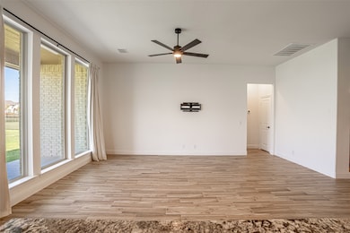 388 Paddle Boat Dr, Granbury, TX 76049 - photo 5