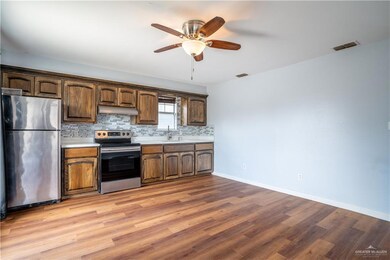 717 N Dahlia St, Pharr, TX 78577 - photo 4