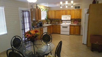 KITCHEN AND DINNING