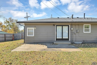 3542 SE Adams St, Topeka, KS 66605 - photo 7