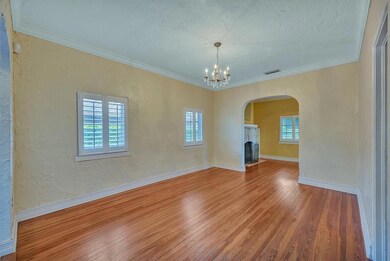 1627 dining area