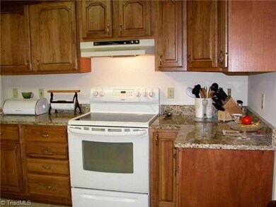 652 Graceland Dr, Asheboro, NC 27205 - photo 5