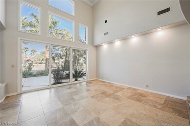 Vaulted Ceilings with spectacular views!