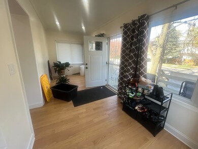 1607 10th St, Waukegan, IL 60085 - photo 2