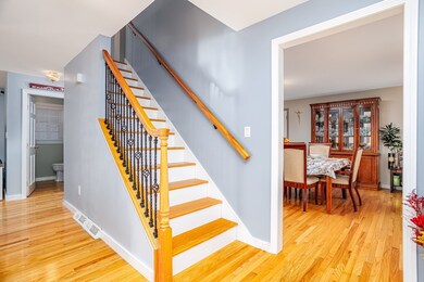 7 Robert Dr, Nashua, NH 03063 - photo 2