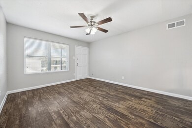 3800 Sherwood Ln unit 132, Houston, TX 77092 - photo 5