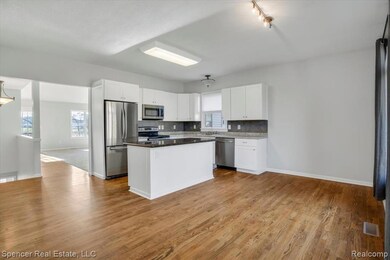 10250 Mill Pointe Dr unit 7, Goodrich, MI 48438 - photo 7