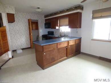 Dining area / kitchen