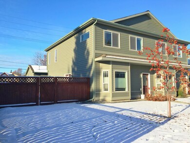 End Unit w/a huge fenced yard