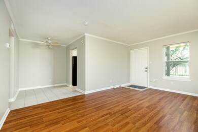 107 E Willowick Ave unit 9, Friendswood, TX 77546 - photo 7