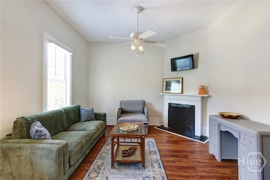 534 E Gordon Ln, Savannah, GA 31401 - photo 5