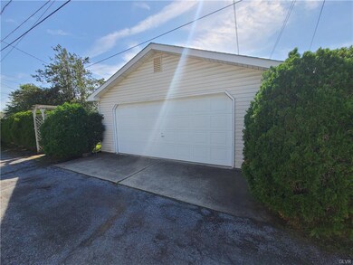 749 E Washington St, Allentown, PA 18109 - photo 3