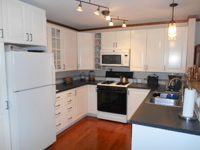 13826 S Bristlecone Ln unit A, Plainfield, IL 60544 - photo 2