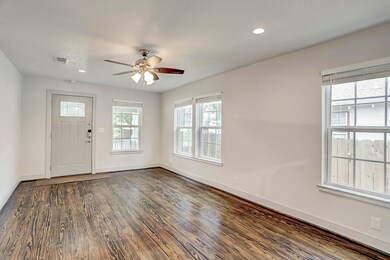 1308 Idylwild St unit A, Houston, TX 77009 - photo 4