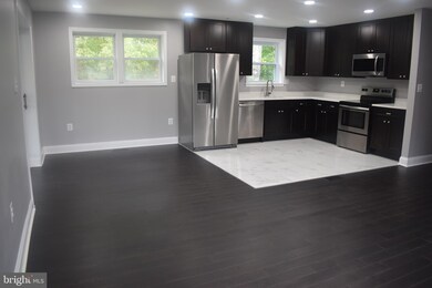 7904 Pinewood Dr, Clinton, MD 20735 - photo 3