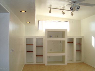 4 entertainment ctr