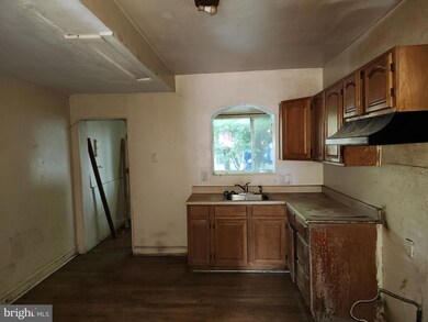 456 Furrow St, Baltimore, MD 21223 - photo 6