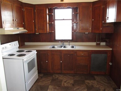 QUAINT KITCHEN