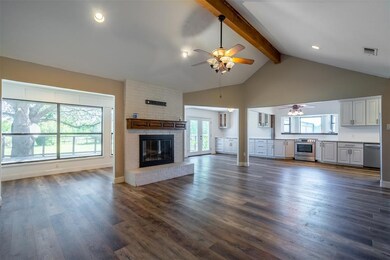 3028 English Creek Dr, Azle, TX 76020 - photo 4