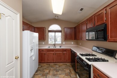 07_385N2040E_5_Kitchen_HiRes