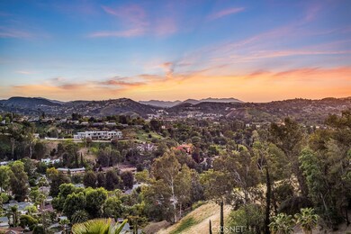 5029 Cerrillos Dr, Woodland Hills, CA 91364 - photo 2