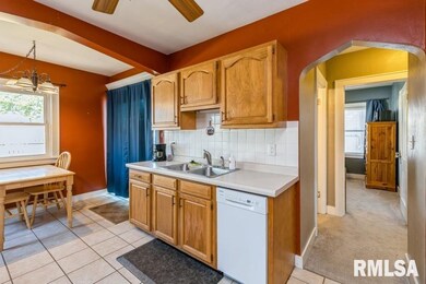 1332 W 35th St, Davenport, IA 52806 - photo 5