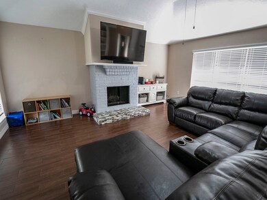 510 W Castle Harbour Dr, Friendswood, TX 77546 - photo 5