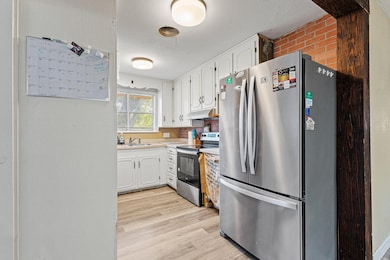 Kirchen just off the living room for easy conversation while cooking