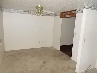 3008 Fleet Rd, Columbus, OH 43232 - photo 4