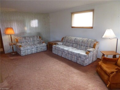 Spacious Living Room ...