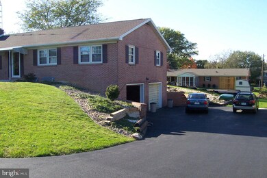 2919 Jefferson Dr, Chambersburg, PA 17201 - photo 7