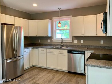 23 Leonard St, Glens Falls, NY 12801 - photo 3