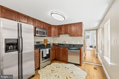 1012 N Leithgow St, Philadelphia, PA 19123 - photo 7